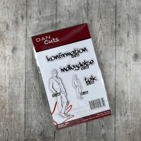 Billede: Dan Cuts Konfirmand indeholder motiver og tekster du kan bruge til indbydelser, bordkort, takkekort og selvfølgelig konfirmationskort.
Pakken har 10 store konfirmander, 30 små konfirmander, 10 konfirmation, 10 indbydelse og 10 tak. Delene er skåret med en hvid kant rundt om teksten og motivet.
Delene måler ca.:
Stor konfirmand: 3,0x9,3 cm
Lille konfirmand: 1,7x4,8 cm
Konfirmation: 8,0x1,4 cm
Indbydelse: 6,7x1,7 cm
Tak: 2,6x1,4 cm