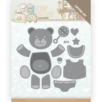 Billede: skære/prægeskabelon bamse med tøj og rangle, YVONNE DESIGN DIE YCD10232, rangle ca. 2,8x1,5cm