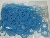 Billede: Loom silicone elastik selvlysende l.blå

incl. nål og clips/Passer til Loom board 