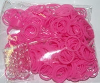 Billede: Loom silicone elastik selvlysende pink

incl. nål og clips/Passer til Loom board 