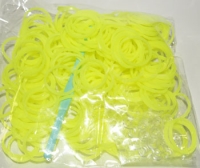 Billede: Loom silicone elastik selvlysende gul

incl. nål og clips/Passer til Loom board 