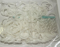 Billede: Loom silicone elastik selvlysende hvid incl. nål og clips/passer til loom board

	
