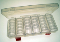 Billede: Plastæske med 28 glas/plast D:30mm, Opbevaringsæske med 28 små bøtter m/låg 