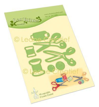 Billede: skære/prægeskabelon sakse, sytråd og knapper, LEANE DIE CUT/EMB, Needle Work, 45.7200
