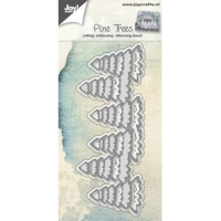 Billede: skære/prægeskabelon juletræer på række, 130x50mm, JOY CUT/EMB/DEB “Pine Trees, førpris kr. 70,00, nupris