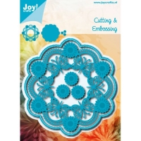 Billede: skære/prægeskabelon ramme med blomster og sommerfugle, JOY CUT/EMB “Circle Butterfly” 6002/0973, 105x111 / 111,5x118mm, førpris kr. 165,00, nupris