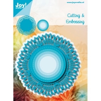 Billede: skære/prægeskabelon 2 cirkelbaggrunde, JOY CUT/EMB “Blue Laceborder Circle” 6002/1141, 105x105mm, førpris kr. 105,00, nupris