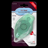 Billede: E-Z Dots - DOTS - Repositionable Adhesive 01204-6, Passer til p655015 / 01205-6, 
Dispenseren indeholder dobbeltklæbende tape formet som dots. Klæben er aftagelig, og dette betyder at du kan flytte rundt på emnerne, uden at ødelægge dem og uden at miste den høje klæbeevne. Dots kan afsættes i kurver, lige linjer eller cirkler.
Dispenseren kan genopfyldes med alle refiller fra samme serie.
Det er nemt at isætte ny refill: Bare åbne, sætte i, lukke igen - og dispenseren er klar til brug!
Dispenseren er helt perfekt til alle former for DIY-projekter.
• 13m
• Transparente aftagelige dobbeltklæbende dots
• Ingen tørre-tid, ingen klæbetråde
• Dots er lette at afsætte i kurver, cirkler og lige linjer
• Høj klæbestyrke, fjernes let ved at gnide dots af med en finger
• Til papir, fotos, dokumenter, kreative projekter og vinduesdekoration
• Syrefri
• Holdbar arkivering